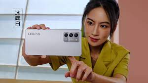 Das Lenovo Legion Y70 startet als ...