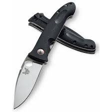 The handle fills one's hand in an intuitive way which inspires care free utility. Benchmade Dejavoo Bob Lum 3 95 Satin S30v Plain Blade Knifecenter Bm740 Discontinued