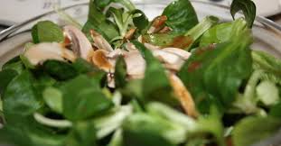 Salatdressing Fur Feldsalat Mit Champignons Rezept Feldsalat Salatdressing Salat