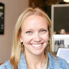 Sarah Eppler's Instagram, Twitter & Facebook