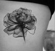 Epingle Par Amelie Nee Sur Tattoos And Piercing Tatouage Fleur Tatouage Idees De Tatouages Fleurs