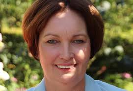 Abscheuliche Tat“: Ratsfraktionen stellen sich parteiübergreifend hinter  Bürgermeisterin