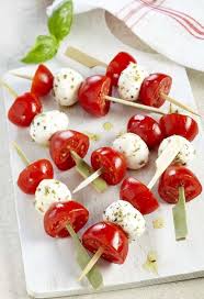 20 Tomates Cerises 20 Miniboules De Mozzarella 3 C A Soupe D Huile D Olive Au Basilic 2 C A Cafe De Marjolaine Sechee Tomaten Mozzarella Tomaten Mozzarella