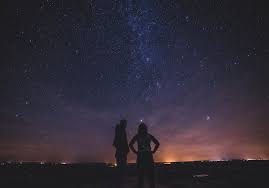 Haz tu selección entre imágenes premium explora 3.398 fotografías e imágenes de stock sobre couple looking at stars o realiza una nueva búsqueda para encontrar más fotografías e. Wallpaper People Silhouette Stars Night Sky Couple Looking Up Space Galaxy Astronomy Outdoors Photography 3932x2746 Wrektafyr 1568065 Hd Wallpapers Wallhere