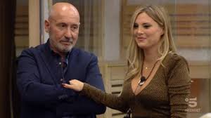 Da fortapasc a smetto quando voglio. Maurizio Battista E Moglie Con Covid Paura Per Figlia Di 4 Anni Il Dramma