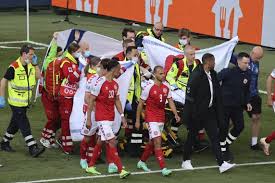 Hoy caerá un favorito en la eurocopa. Dinamarca Finlandia Eriksen Se Desploma En Pleno Partido