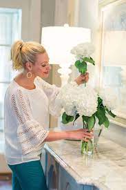 3 Tricks Prevent Fresh Hydrangea Wilting Hydrangea Drooping Bluegraygal Hydrangea Arrangements Hydrangea Care Flower Arrangements