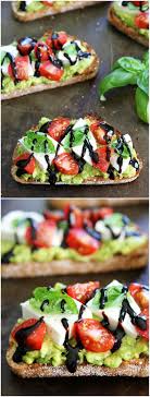 Caprese Avocado Toast Recipe On Twopeasandtheirpod Com The Best Avocado Toast You Have To Try T Recettes De Cuisine Cuisine Et Boissons Idee Recette