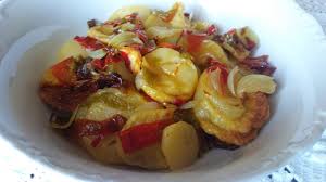 Puedes picarlo tú mismo o usar el de bote. Patatas A Lo Pobre En Microondas Beatriz Cocina Youtube