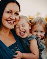 Alyssa Hollis's Instagram, Twitter & Facebook