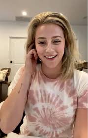 Bella smiling. Dreaming of love and happiness. A basset rescue story🤗😘🐶 