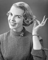 Ladies Hairstyles In The 1940s Ehow Vintage Hairstyles 1940s Hairstyles Homecoming Hairstyles
