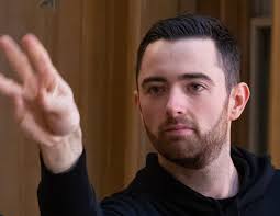 Luke Humphries's Instagram, Twitter & Facebook