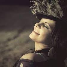 Mavis Thornton's Instagram, Twitter & Facebook