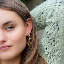 Crystal Steen's Instagram, Twitter & Facebook