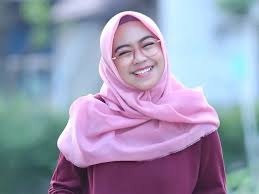 Big collection of ria ricis games for phone and tablet. Dijodohkan Dengan Harris Vriza Ria Ricis Santai News Entertainment Fimela Com