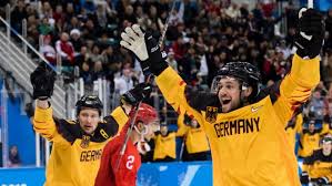 We are committed to providing our hockey players and families an environment where young athletes can develop on and off the ice while learning the value of teamwork, competition. Auch Silberheld Brooks Macek Wechselt In Die Nhl Zu Den Vegas Golden Knights