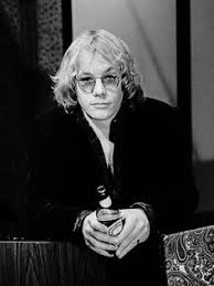 I went home with the waitress the way i always do how was i to know she was with the russians что вы думаете о песне lawyers, guns and money? 10 Warren Zevon Ideas Warren Zevon Warren Musician