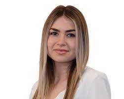 Jennifer Pfeffer's Instagram, Twitter & Facebook