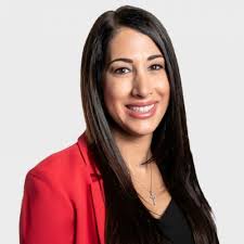 Linda Petros's Instagram, Twitter & Facebook