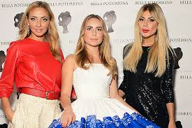 Кадрами с разбитым вдребезги автомобилем она поделилась в соцсетях. Mbfw Russia Alena Akhmadullina For Barbie Bella Potemkina Mari Axel Vesna Leto 2016 Spletnik