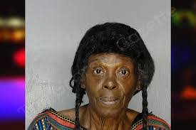 Anna Diggins's Instagram, Twitter & Facebook