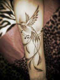 With its cute and clever features, this bird is becoming very famous in the tattoo world too. Pin On Tat Ideas