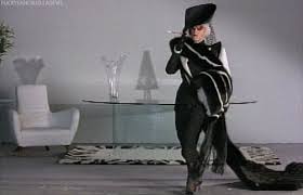 Glen close shades gwyneth paltrow's 1999 oscar win: Glenn Close Cruella De Vil Gif On Gifer By Rexforge