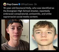 Night night fam. He clowned me for about 10 minutes of his  skit.🤣😂🤣😂🤣😂 Especially when I told him my age and Chico thought I was  in my 40's. LMFAO 😂🤣😂🤣😂🤣😂. If you