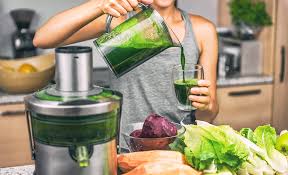 Crises alimentaires à répétition, pesticides sans cesse surtout, ce type de diète liquide peut avoir des effets néfastes : 5 Bonnes Raisons De Boire Des Jus De Fruits Et Legumes Frais Beaute Cherie