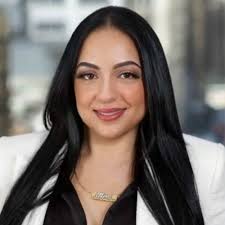 La Perla Gourmet Market Deli & Grill — Unstinted Host