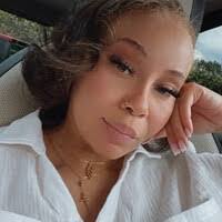 Danielle Lambright's Instagram, Twitter & Facebook