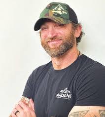 Kathryn Bergin's Instagram, Twitter & Facebook