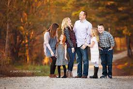 The K Family Family Portrait Poses Family Photoshoot Poses Photography Poses Family