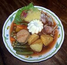 Galantin terkadang diganti daging sapi dipotong mirip steak bisa juga pakai daging ayam untuk resep selat solo ayam. Selat Solo Mbak Lies Warung Selat Solo Yang Unik Kabarkuliner Com