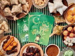 With some clad in traditional clothing, the workers collected their food while wearing masks. The Guide To Hari Raya Aidilfitri In Singapore