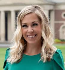 Gwendolyn Summers's Instagram, Twitter & Facebook