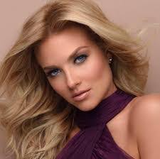 Caren Wise's Instagram, Twitter & Facebook