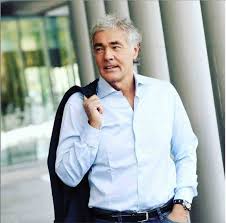 Conte è stato bravo a portare 209 miliardi in italia, ha. Massimo Giletti Chi E Eta Altezza Carriera Vita Privata E Instagram