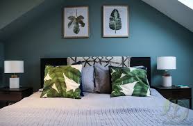 Warna dinding kamar juga bisa menjadi penentu suasana yang akan dirasakan di dalam kamar tidur. Tips Mendekorasi Kamar Tidur Berukuran Kecil Terlihat Luas