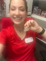 Madeleine Yates's Instagram, Twitter & Facebook