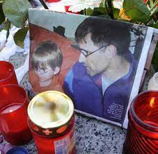 Zwei passanten und ein polizist. Amoklauf Lorrach Die Kinderliebe Mutter Die Ihren Sohn Erschlug Welt