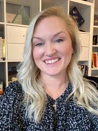 Penelope Burnham's Instagram, Twitter & Facebook