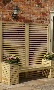 Banc De Jardin Alternatif Avec Bacs A Fleurs Et Cloisons En Bois Non Traite Idee Deco Exterieur Banc Jardin Deco Exterieure