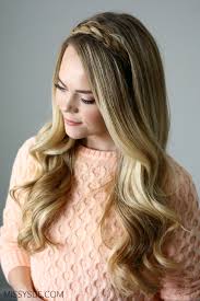 For this style, i used monat styling taffy near the roots to keep the flyaways down and give a finished look. 15 Casual Simple Hairstyles That Are Half Up Half Down