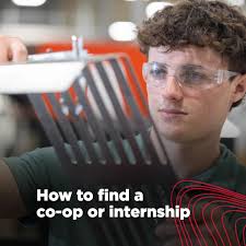 Brian Fanelli from Phillips Edison is here and they want to connect with  students majoring in accounting, finance, IT, marketing and real estate.  Stop by and meet the team in booth G18