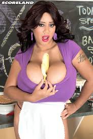 Cafe Roxi - Roxi Red (115 Photos) - Scoreland