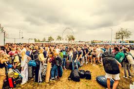 Refused is composed of vocalist dennis lyxzén, guitarist kristofer steen, drummer david sandström, and bassist magnus flagge. Pukkelpop 2018 Festivaldag 1