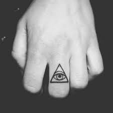 1001 Finger Tattoo Ideen Und Ihre Bedeutung Eye Tattoo Finger Tattoos All Seeing Eye Tattoo