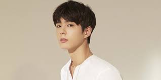 Shortly before then, his father went through a business failure, and was 800 million won in debt. Park Bo Gum To Not Reveal Time Or Location Of His Enlistment To Encourage Fans Safe Covid 19 Distancing Allkpop